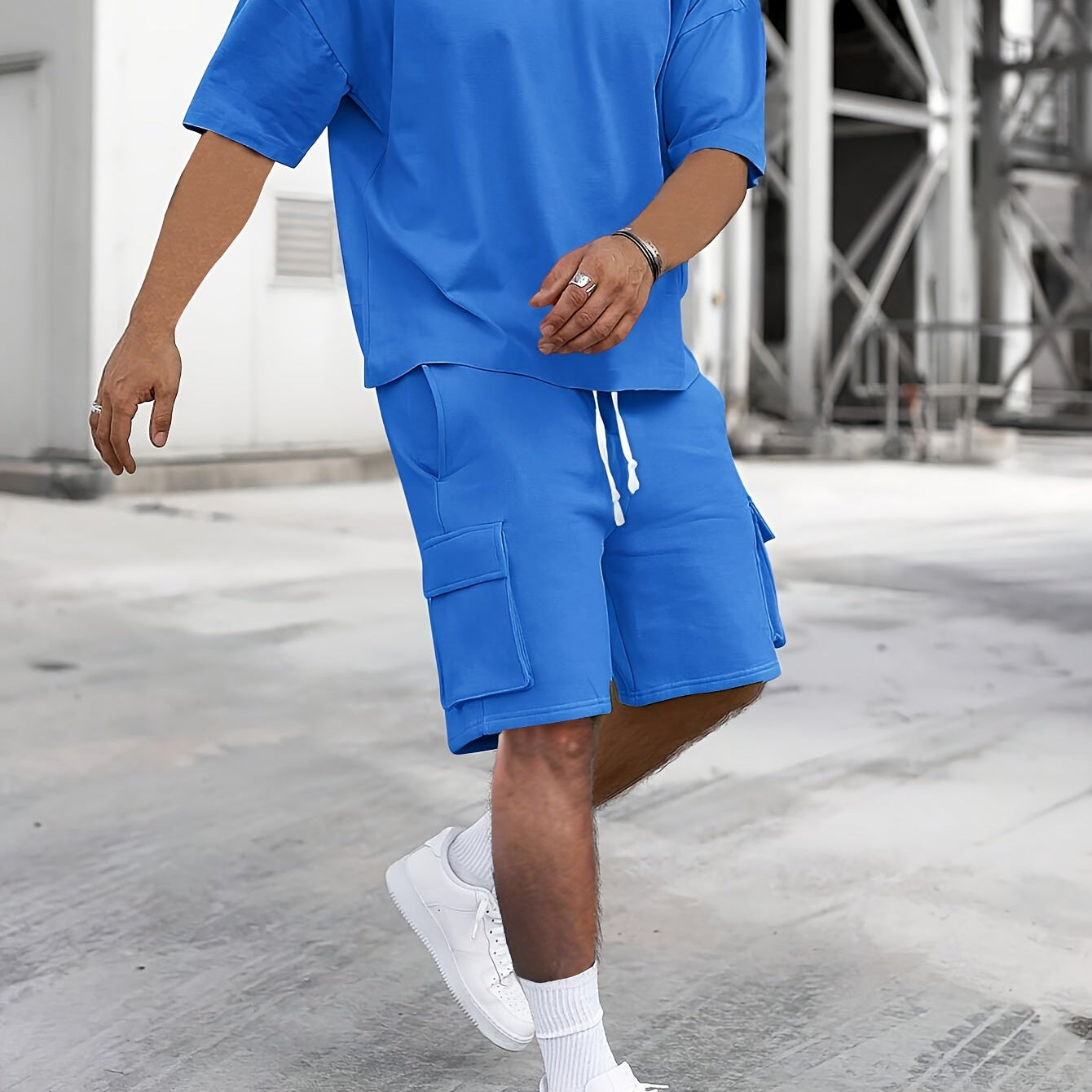 Męski Komplet 2-Częściowy - T-shirt Oversize i Szorty Cargo ze Sznurkiem