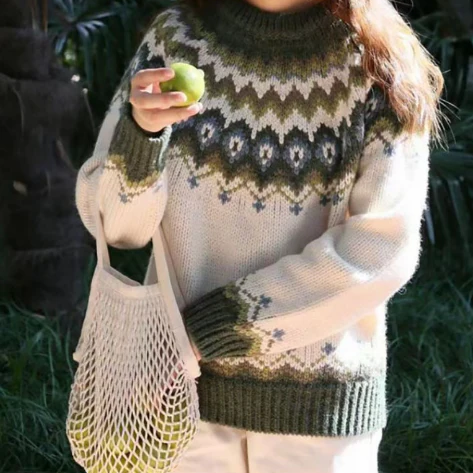 Damski Wełniany Sweter Dzianinowy - Okrągły Dekolt Z Nordyckim Wzorem